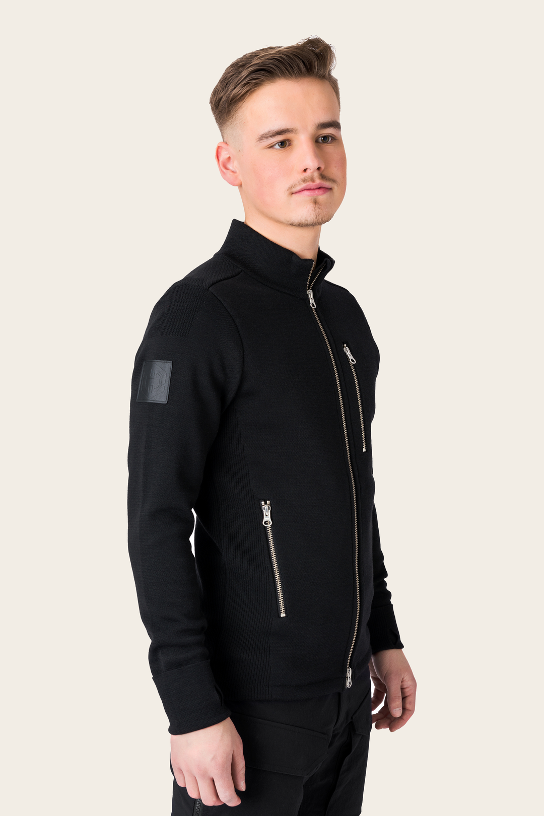 Henmark Sweaters & Hoodies M MERINO FZ SWEATER Black/Metal XS